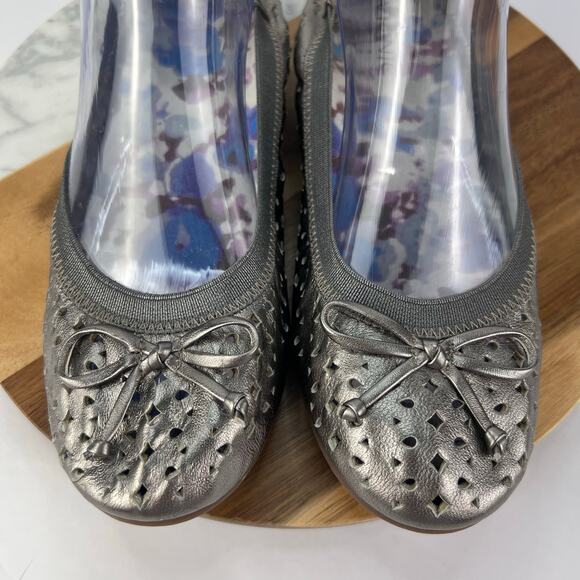 EUC Vionic Women's Spark Surin Pewter Leather Perforated Slip On Ballet Flat 7.5 - Picture 5 of 11